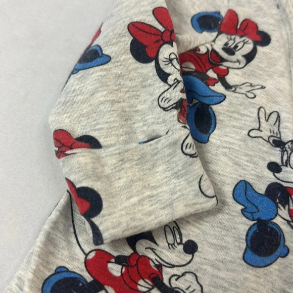 Disney - Minnie Mouse - long sleeve convertible footed newborn sleeper/romper. - Picture 2 of 4